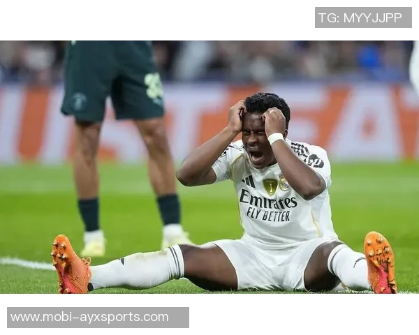 罗马诺透露顶级俱乐部盯上19岁中场斯米特转会费或超4000万欧